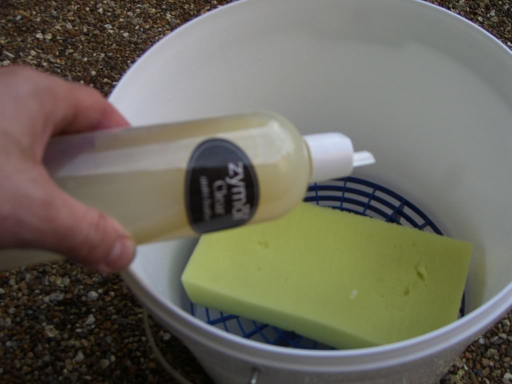 Cleaning Car with Scouring Sponge = Sctatches Page 2 Supercar